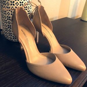 Antonio Melani Women's Nude Leather Heels